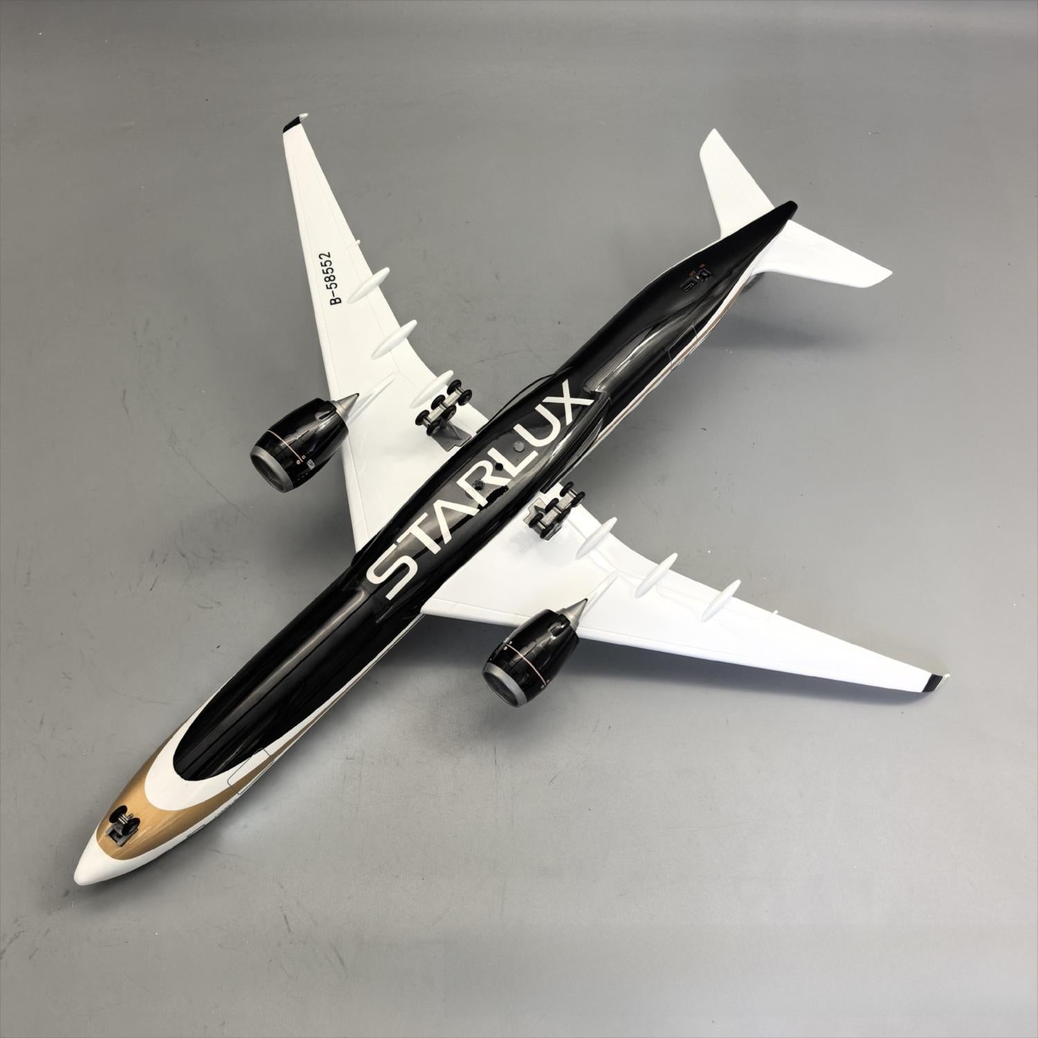 STARLUX Airlines Airbus A350-1000 Airplane Model — 1:157 Scale | 47cm / 18.5" - Gallery 8