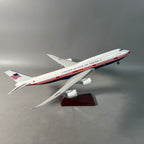 Air Force One Boeing 747-8 (VC-25B) 1:150 Scale Model Airplane – New Presidential Livery (47cm / 18.5")