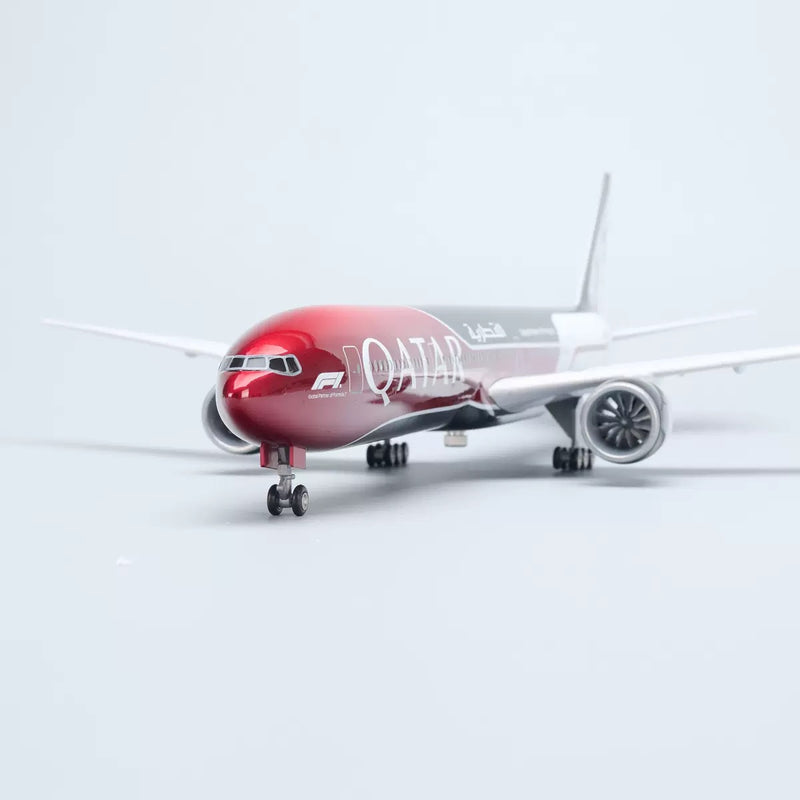 Qatar Airways Boeing 777-300ER Formula 1 Special Livery 1:135 – 47 cm / 18.5 in – LED Lights - Image 4