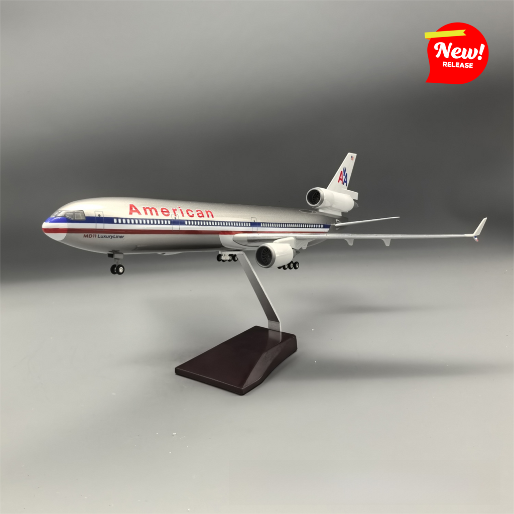 American Airlines MD-11 McDonnell Douglas – Scale 1:130 – 47 cm – ABS Resin – Optional LED Lights