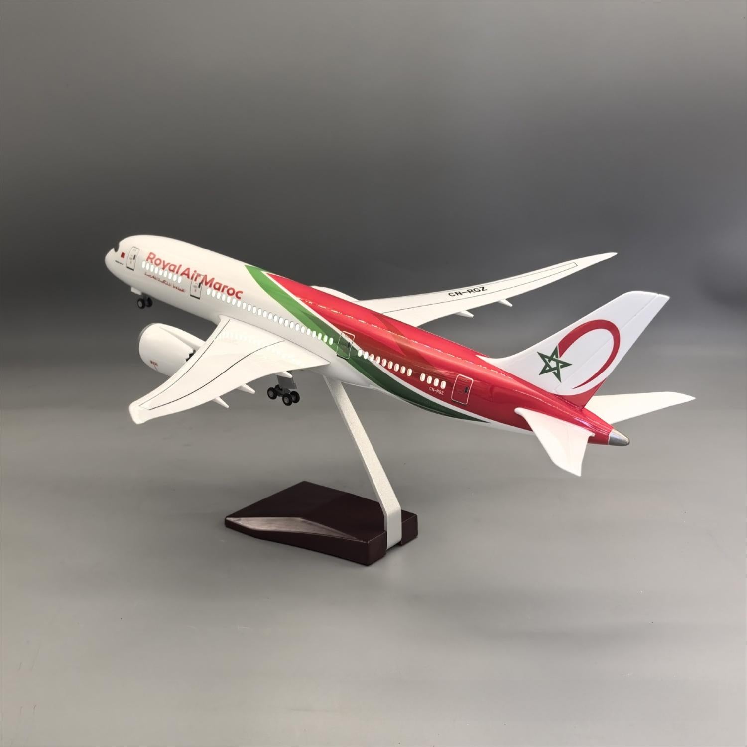 Royal Air Maroc Boeing 787-8 Dreamliner 1:130 – 43 cm / 16.9 in – LED Lights
