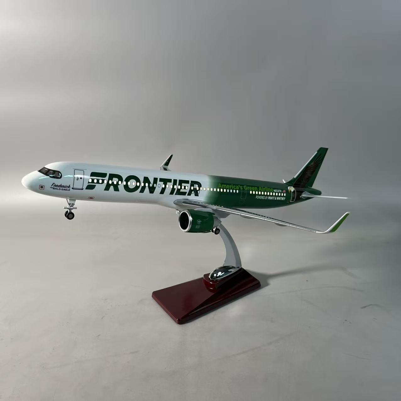 Frontier Airlines A321neo “Frederick the Bald Eagle” 1:100 – 44 cm / 17.3 in - Gallery 2