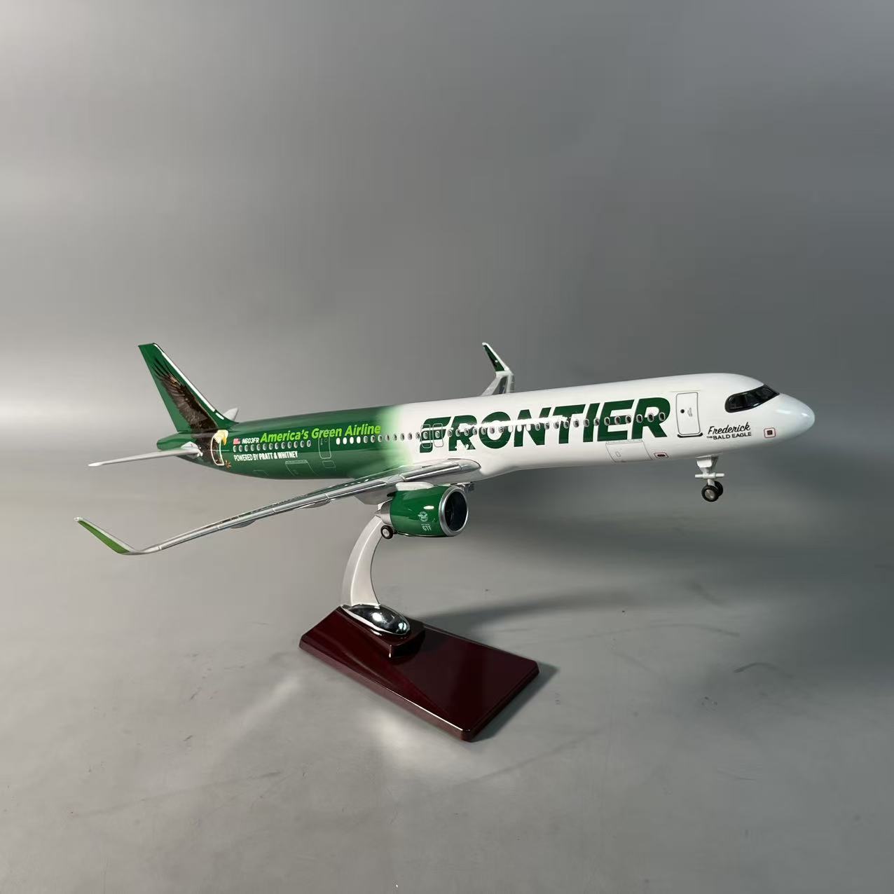 Frontier Airlines A321neo “Frederick the Bald Eagle” 1:100 – 44 cm / 17.3 in - Gallery 3