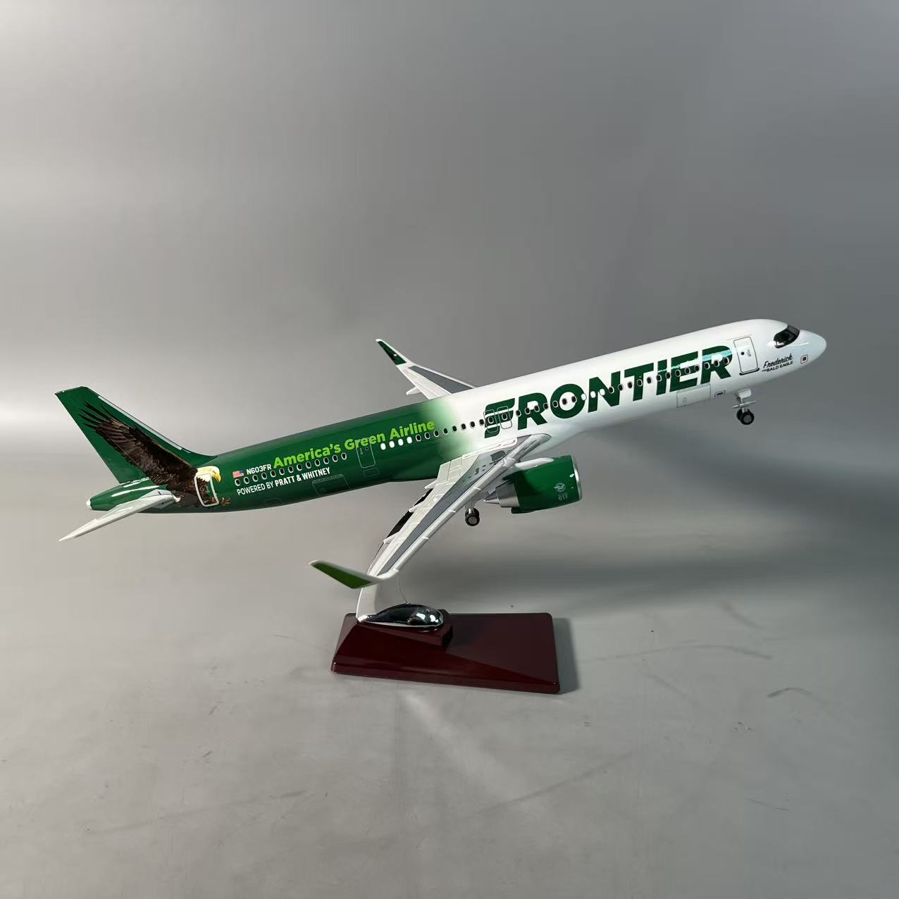 Frontier Airlines A321neo “Frederick the Bald Eagle” 1:100 – 44 cm / 17.3 in - Gallery 4