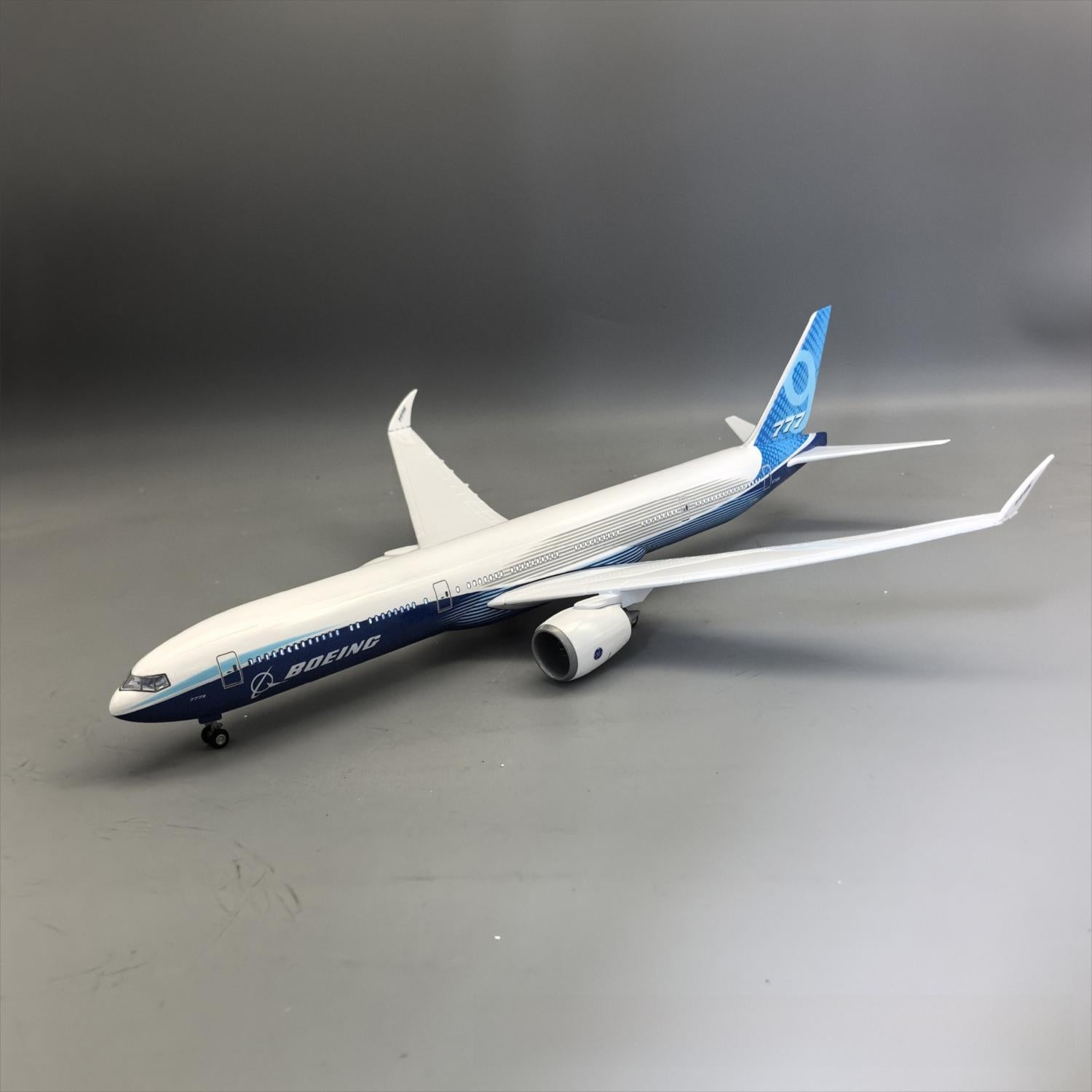 Boeing 777-9X House Prototype – 47 cm / 18.5 in – Folding Wingtip Display Model