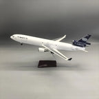World Airways Cargo MD-11F 1:130 – 47 cm / 18.5 in