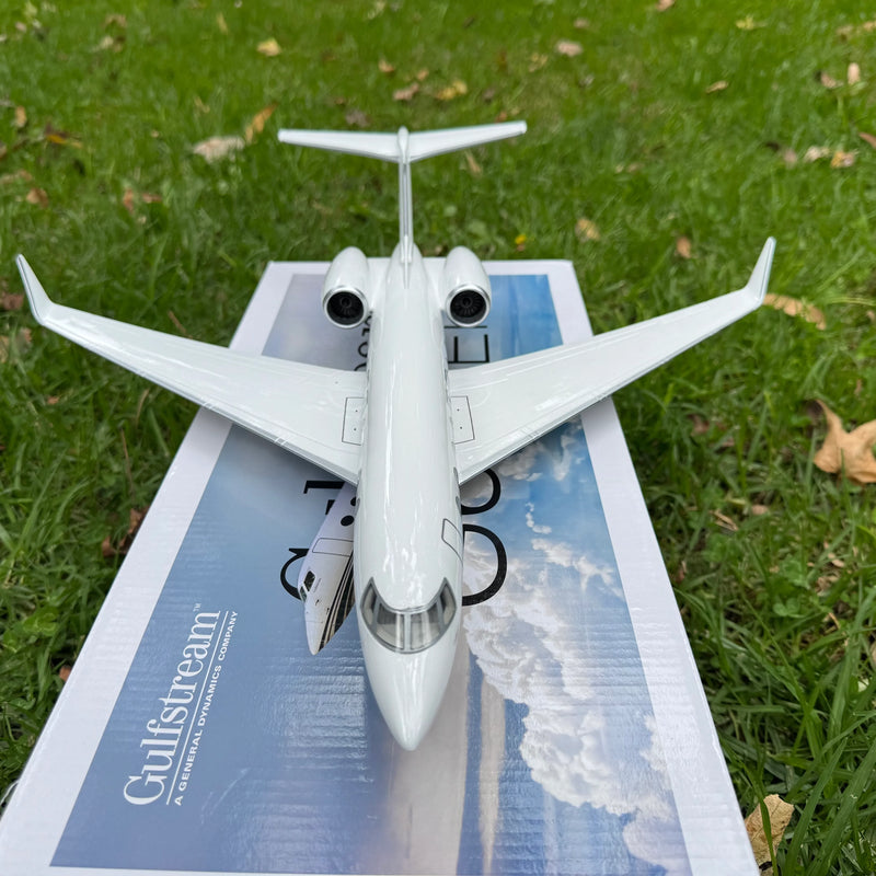 Gulfstream G650ER - Scale 1:50  - L:17in - 45cm - Image 16