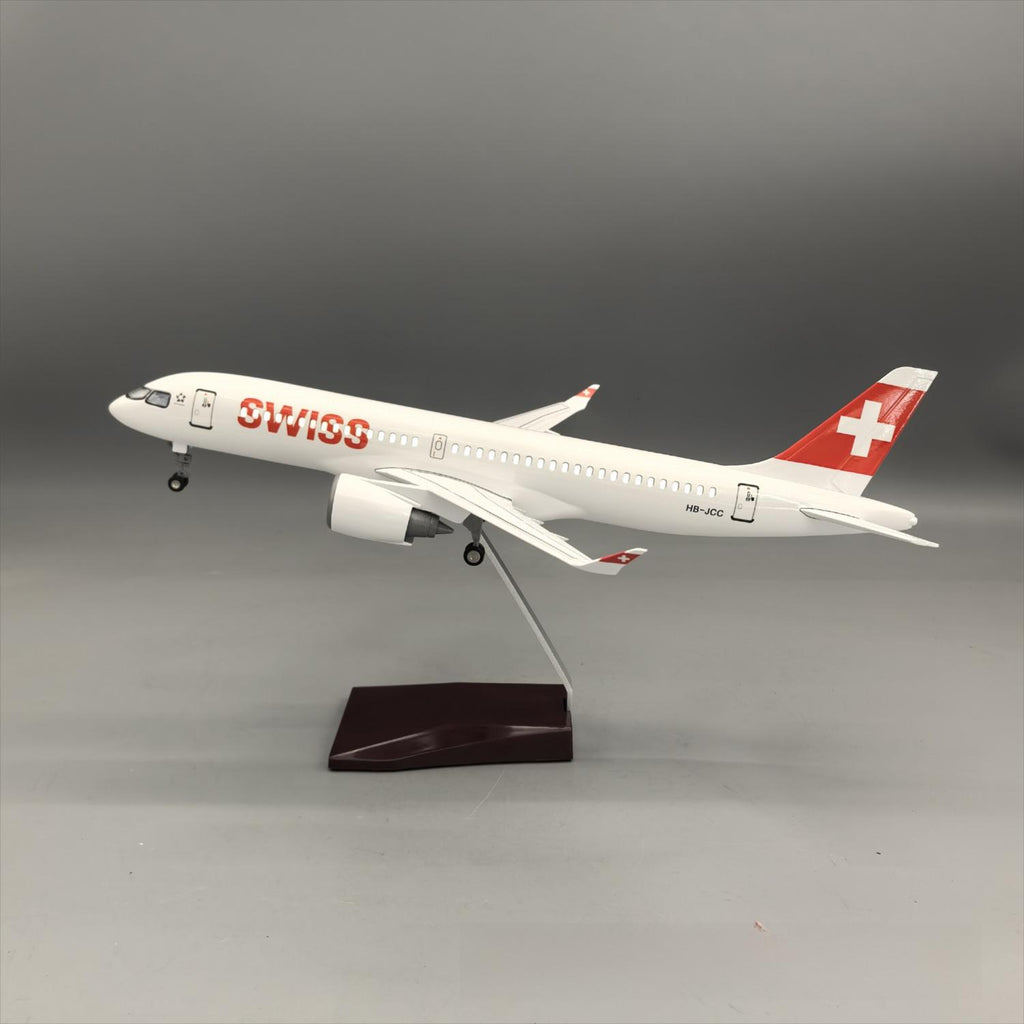 SWISS International Air Lines Airbus A220-300 1:100 – 38.7 cm / 15.2 in – LED Lights