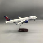 Delta Air Lines Airbus A220-300 1:100 – 38.7 cm / 15.2 in – LED Lights - Thumbnail 1