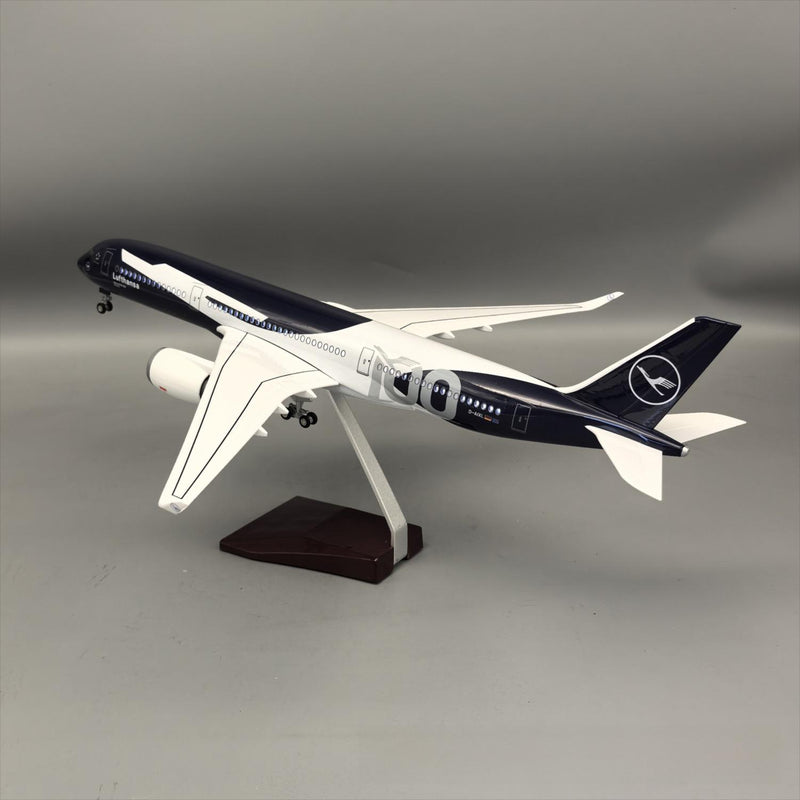 Lufthansa Airbus A350-900 "Centennial 1926–2026" – 47 cm / 18.5 in – Voice-Activated LED Display Model - Image 3
