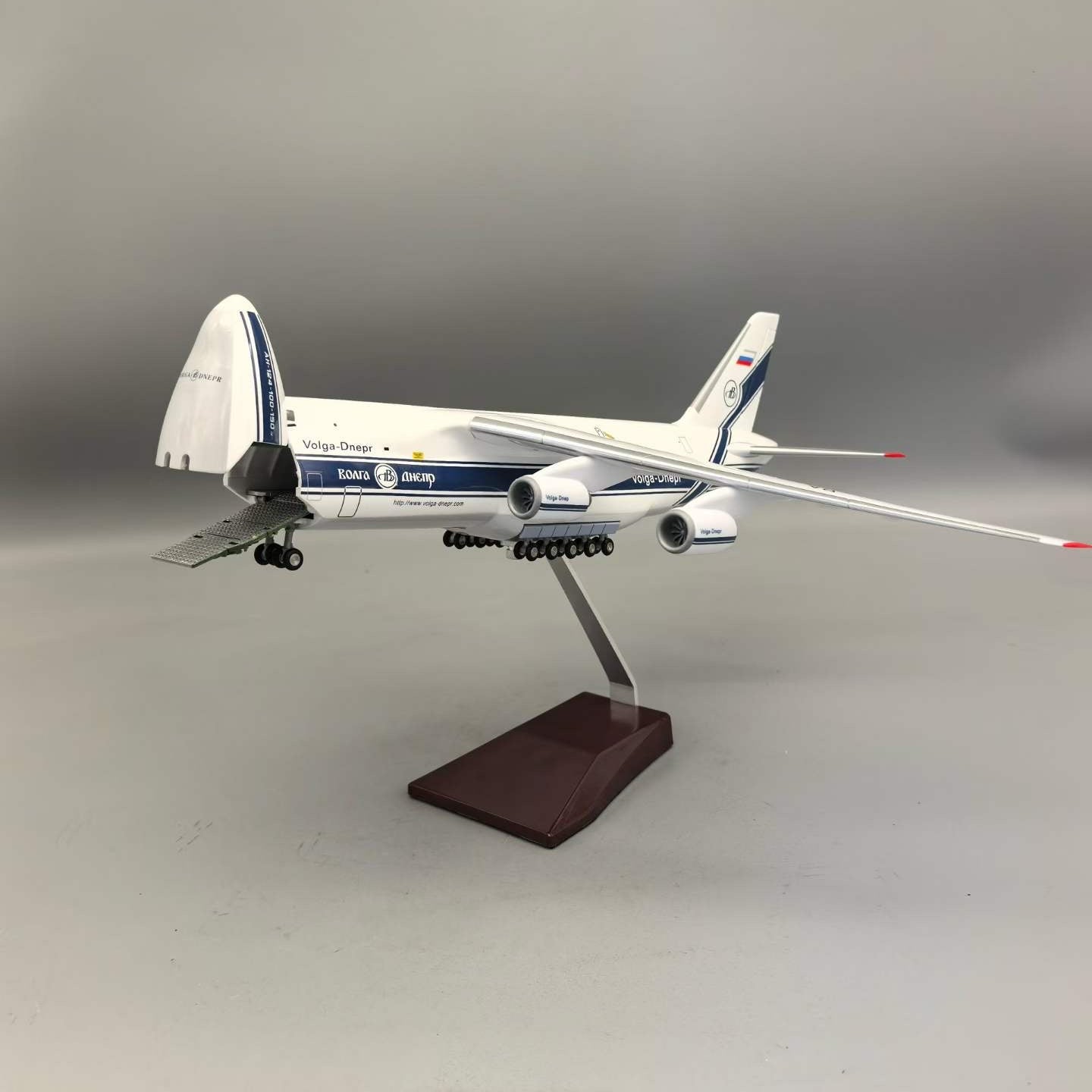Antonov An-124 Volga-Dnepr Heavy Cargo – 1:165 Scale Model