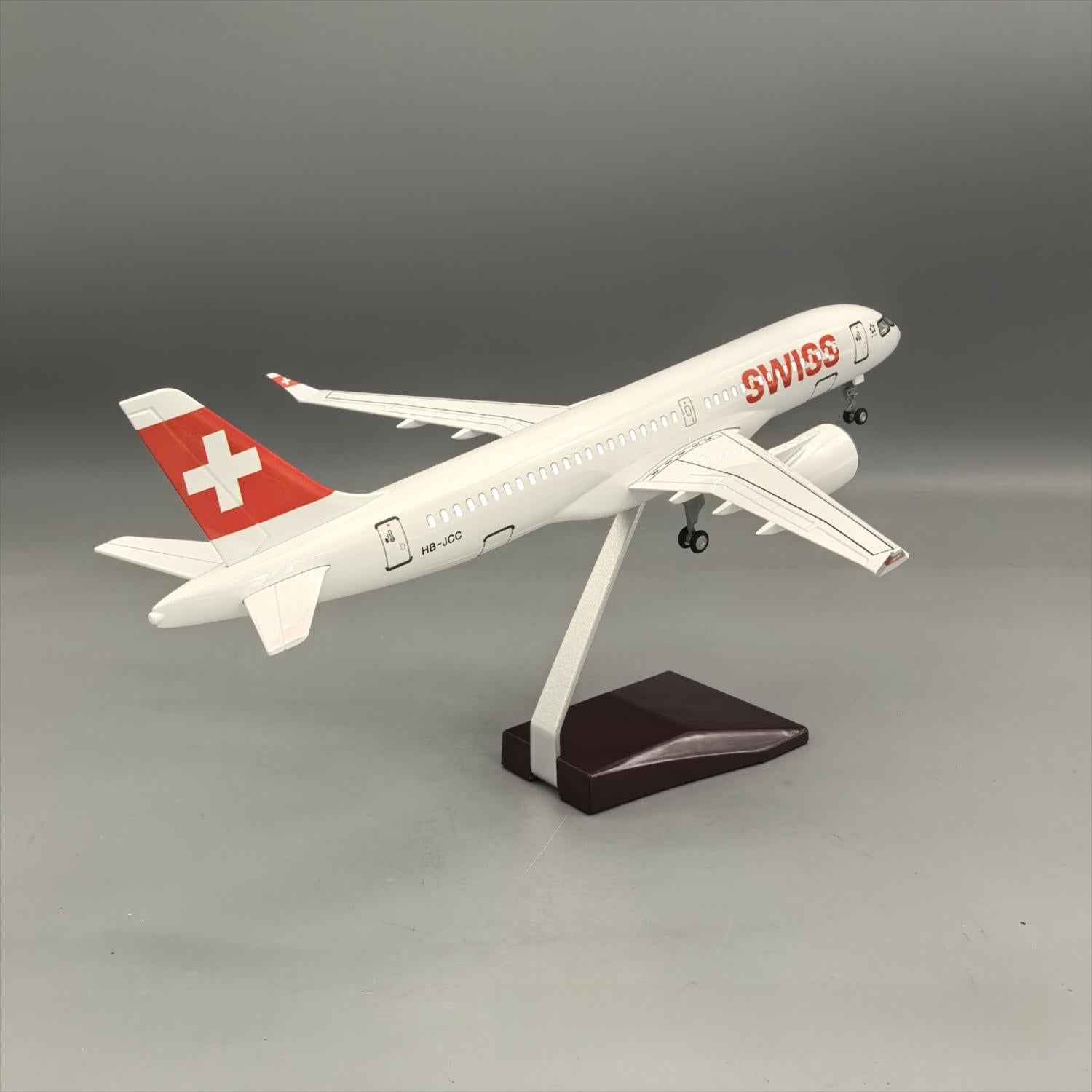 SWISS International Air Lines Airbus A220-300 1:100 – 38.7 cm / 15.2 in – LED Lights
