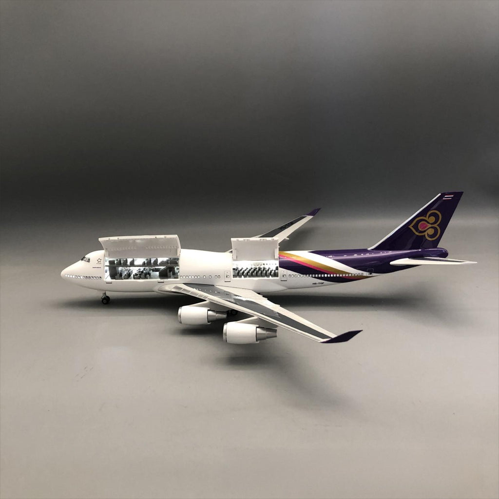 Thai Airways Boeing 747-400 1:150 – 47 cm / 18.5 in – Opening Cabin Interior & LED Lights
