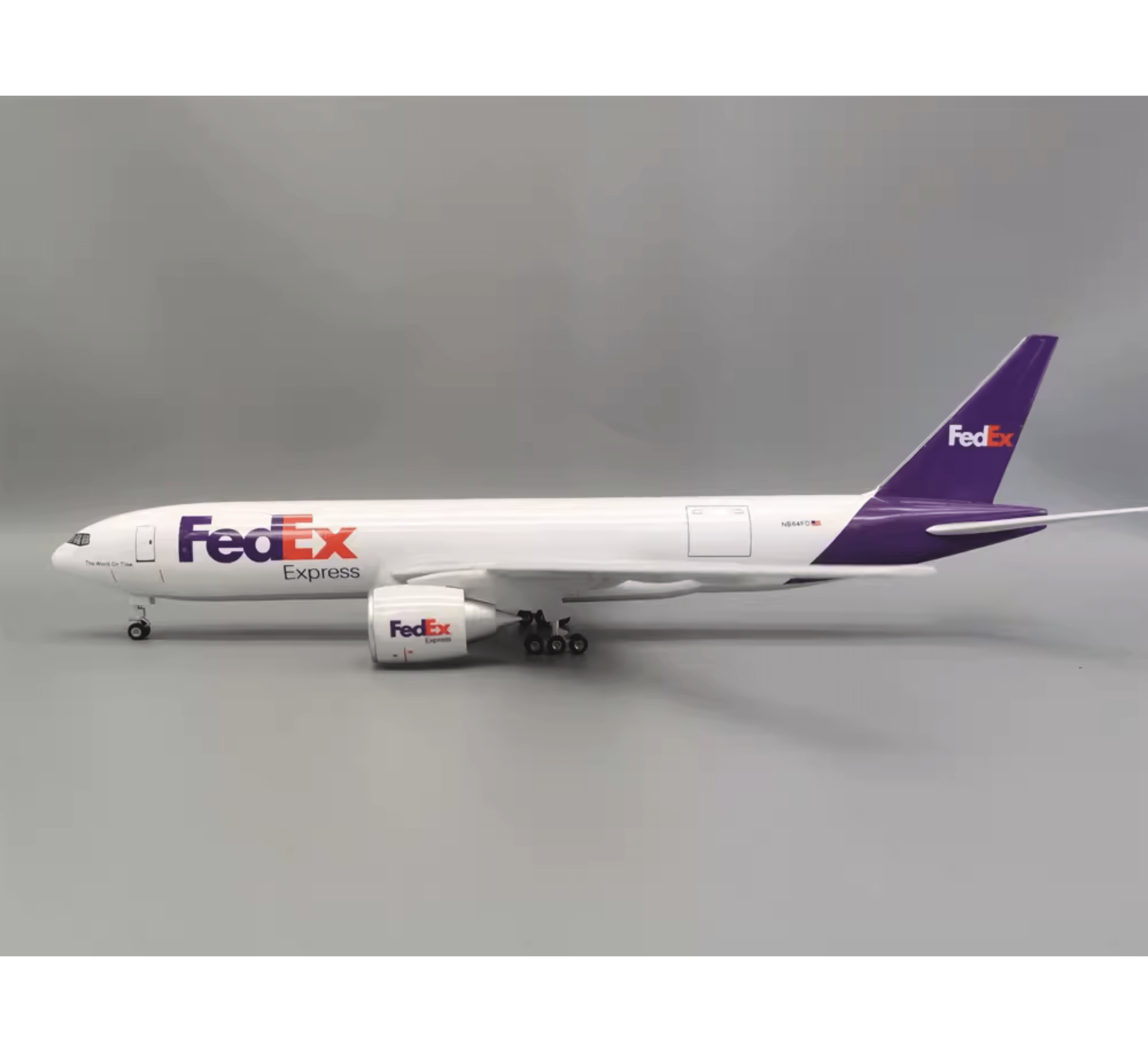 FedEx Cargo B777 Scale 1/157 - 47CM  - 18.5in