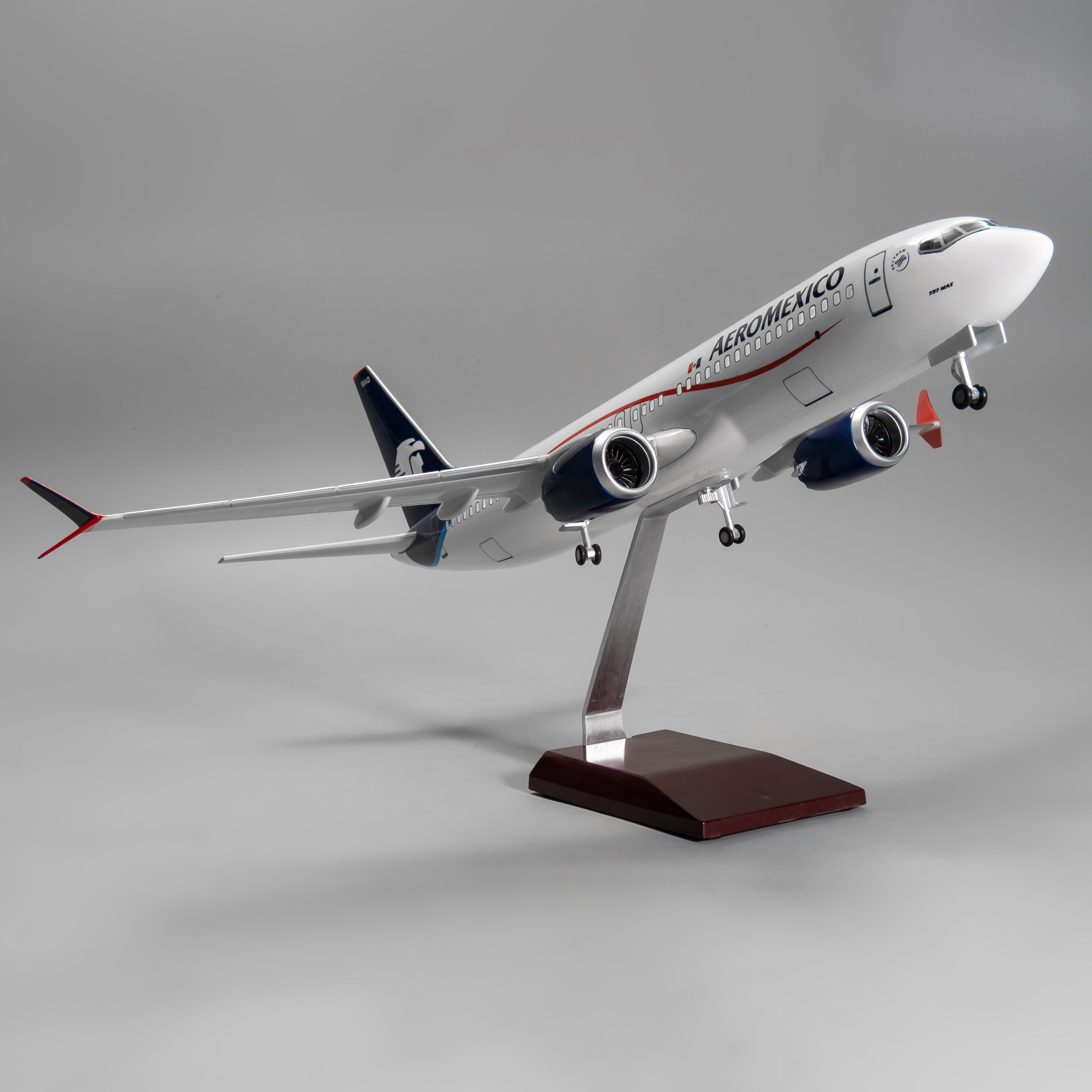 B737 MAX Aeromexico - Scale 1/80 - 47cm - 18.5 in - Airplane Model