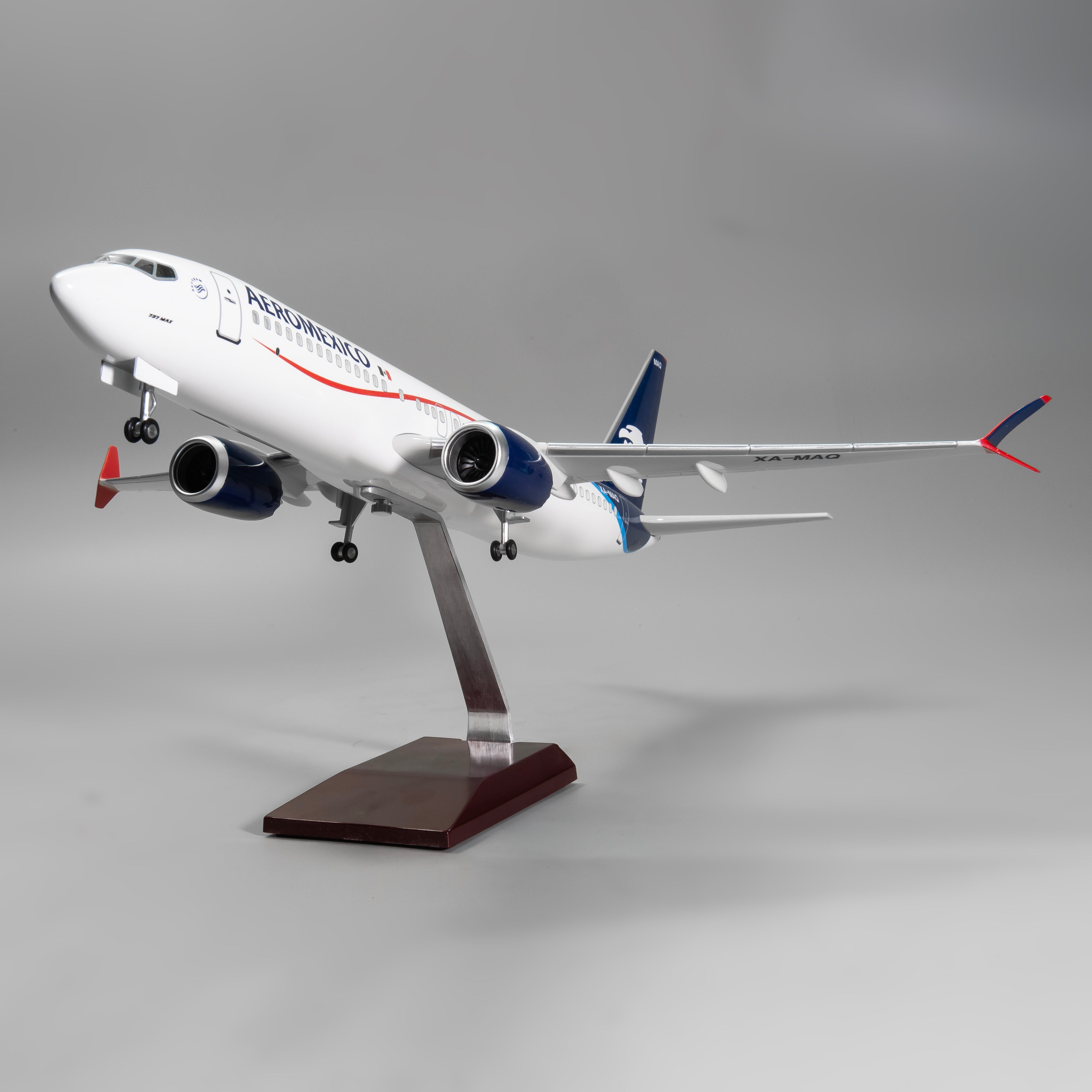 Boeing 737 MAX Aeroméxico – Scale 1:80 (47 cm / 18.5 in)