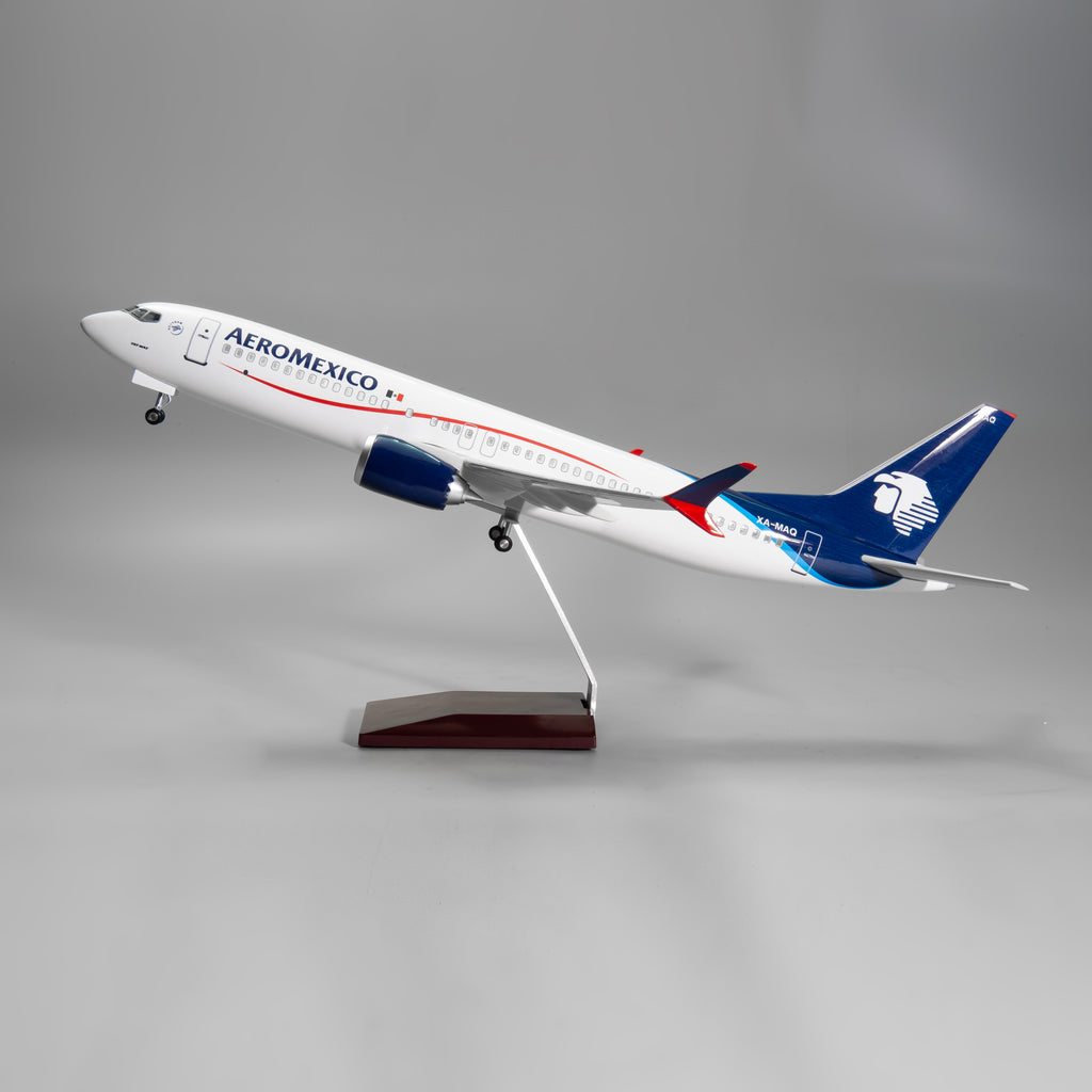 Boeing 737 MAX Aeroméxico – Maßstab 1:80 (47 cm / 18,5 Zoll)