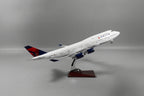Boeing 747 Delta Classic Livery 1:150 – 47 cm / 18.5 in – Opening Interior