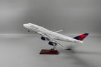 Boeing 747 Delta Classic Livery 1:150 – 47 cm / 18.5 in – Opening Interior
