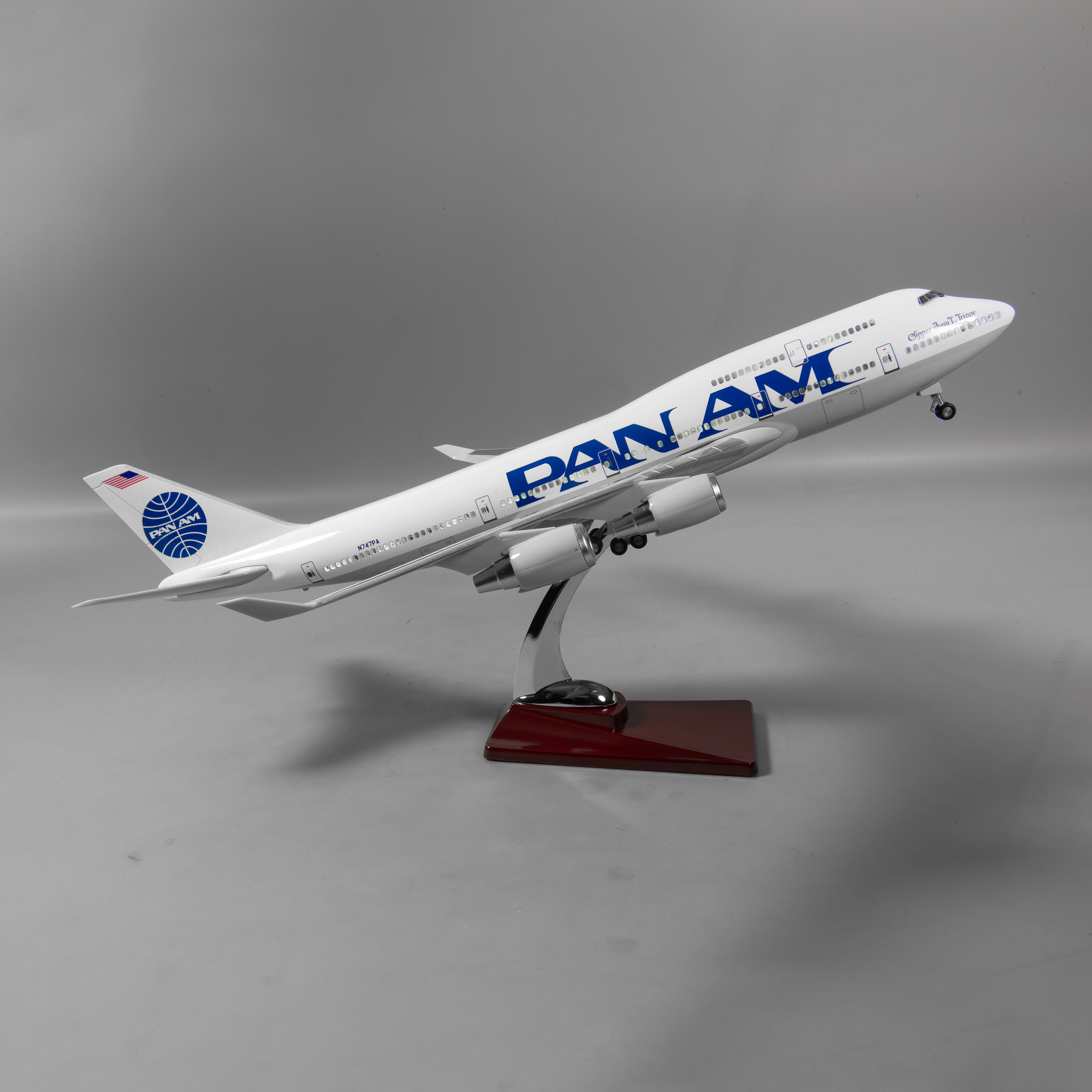 Boeing 747 PAN AM - Opening Interior - 1:150 - 18.5"/47cm