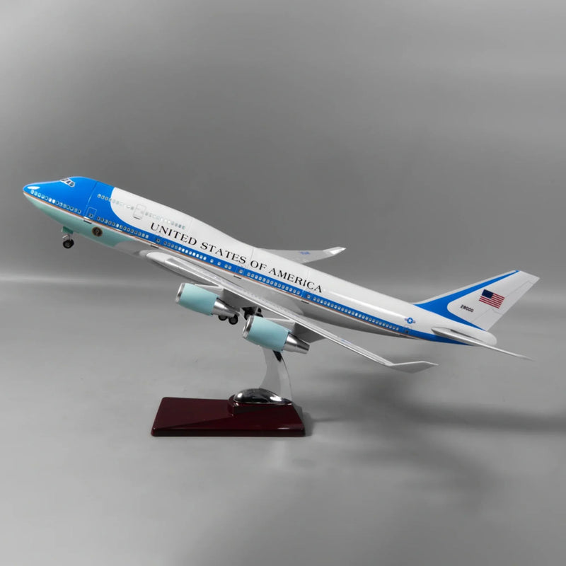 Boeing 747 Air Force One 1:150 – 47 cm / 18.5 in – Opening Interior - Image 6
