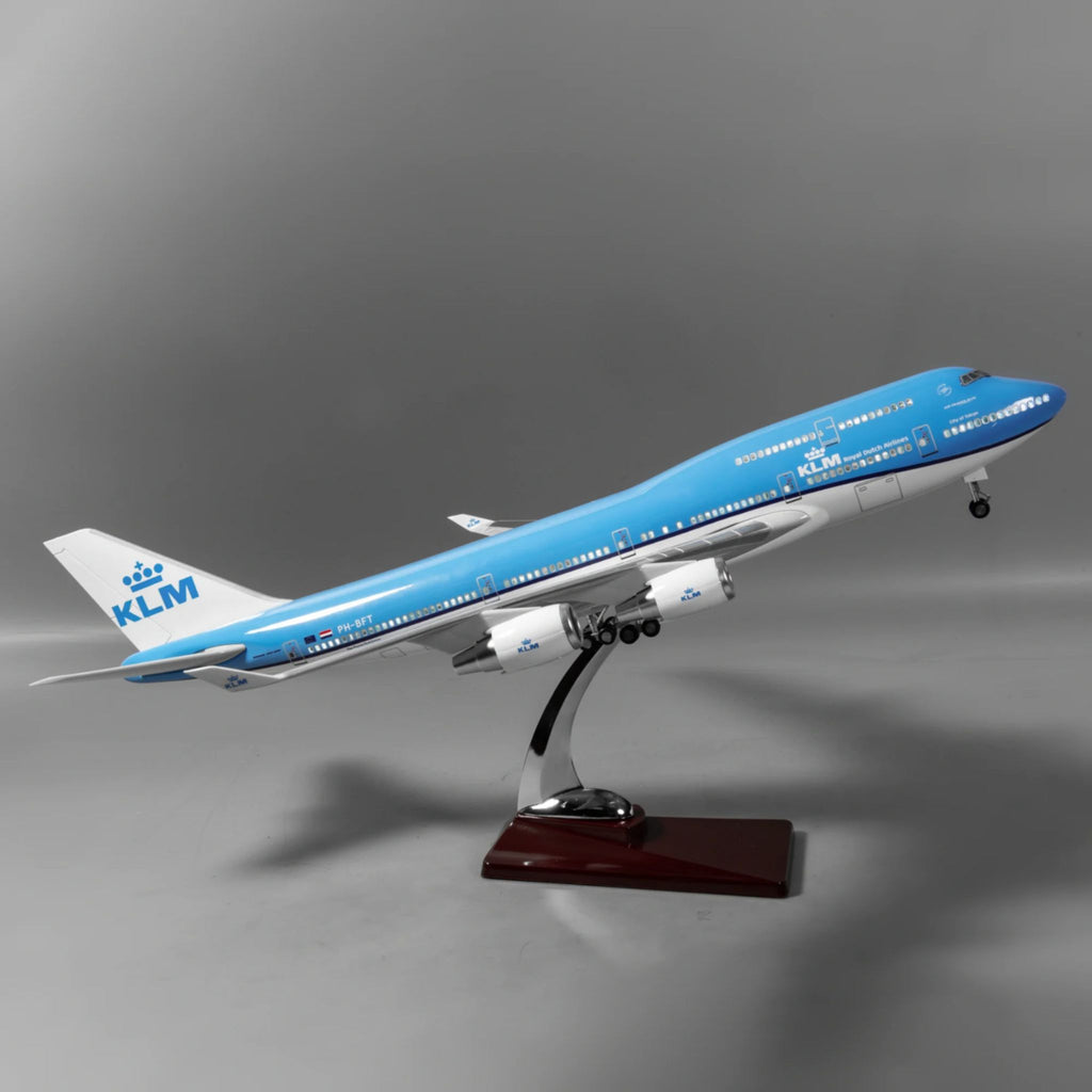 Boeing 747 KLM 1:157 – 47 cm / 18,5 pulgadas – Interior abatible 