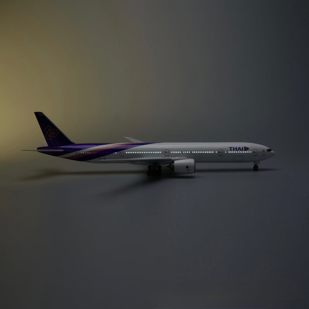 B777 THAI  - SCALE 1/157 - 47CM -18.5IN