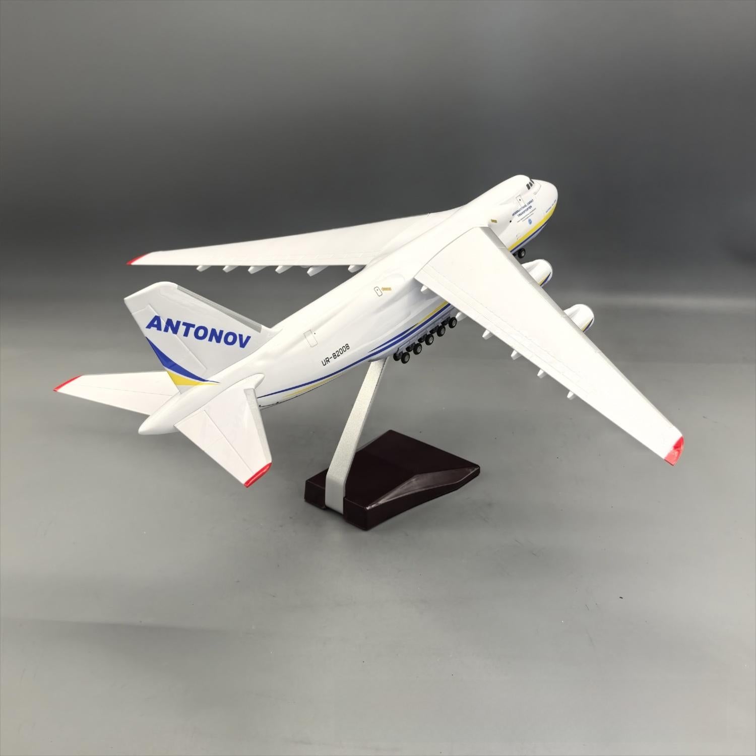 Ukraine International Antonov An-124 1:165 – 42 cm / 16.5 in