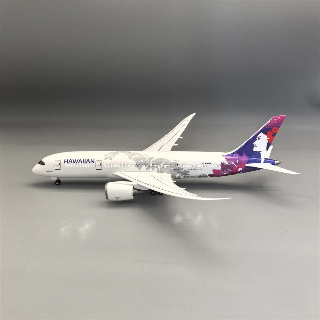 Hawaiian Airlines Boeing 787-8 Dreamliner 1:130 – 43 cm / 16.9 in – LED Lights