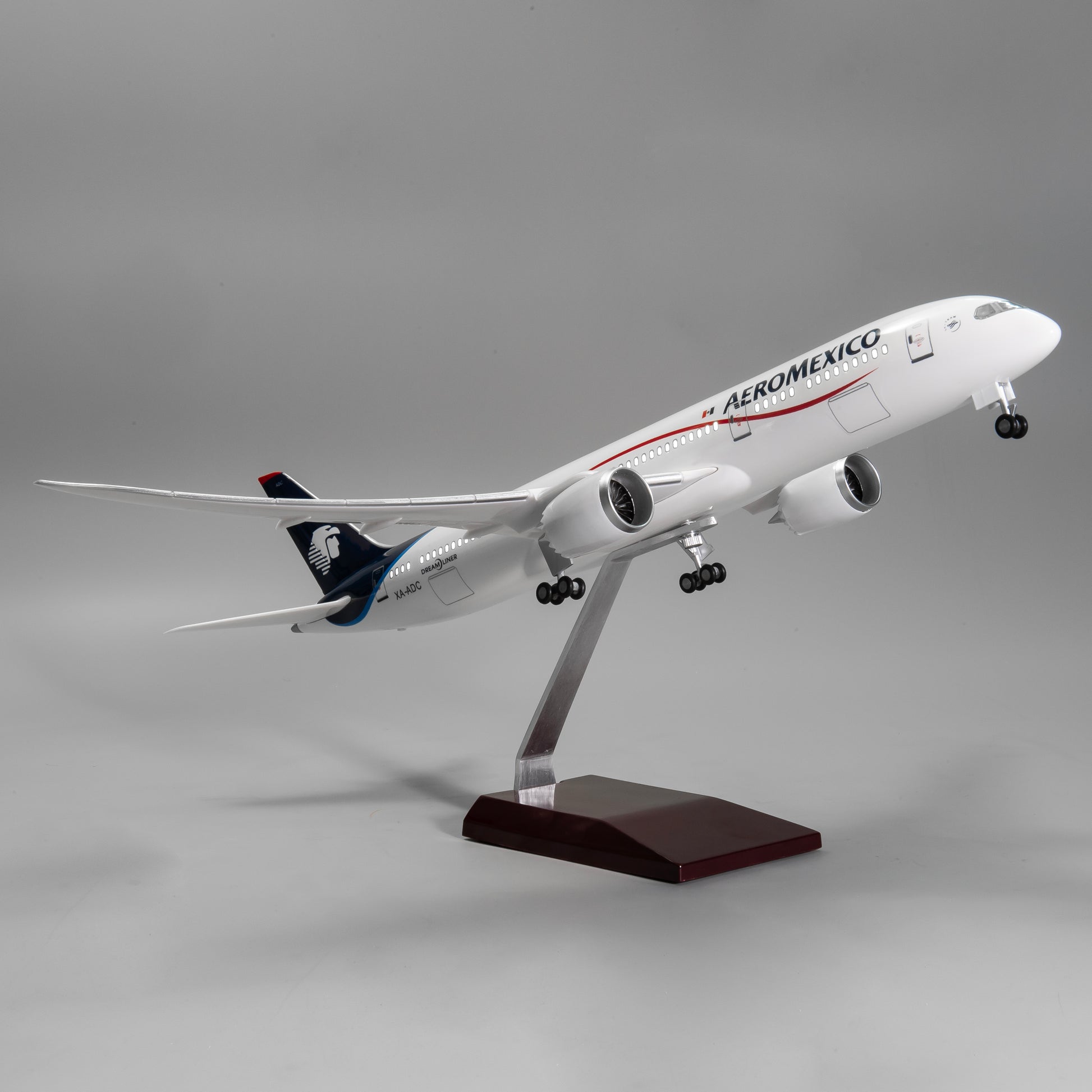 Boeing 787-9 Aeroméxico – Scale 1:130 (43 cm / 16.9 in)