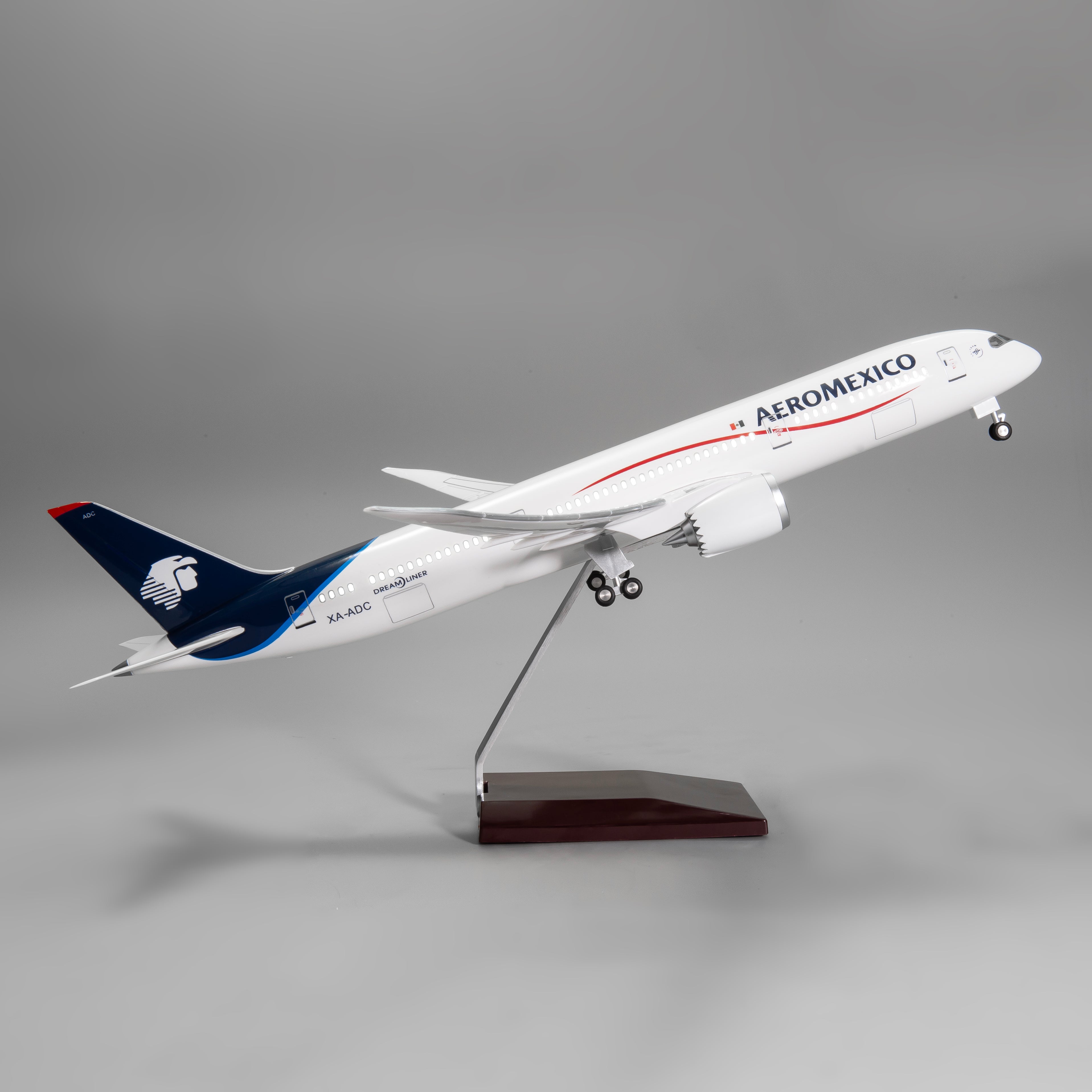 Boeing 787-9 Aeroméxico – Scale 1:130 (43 cm / 16.9 in)