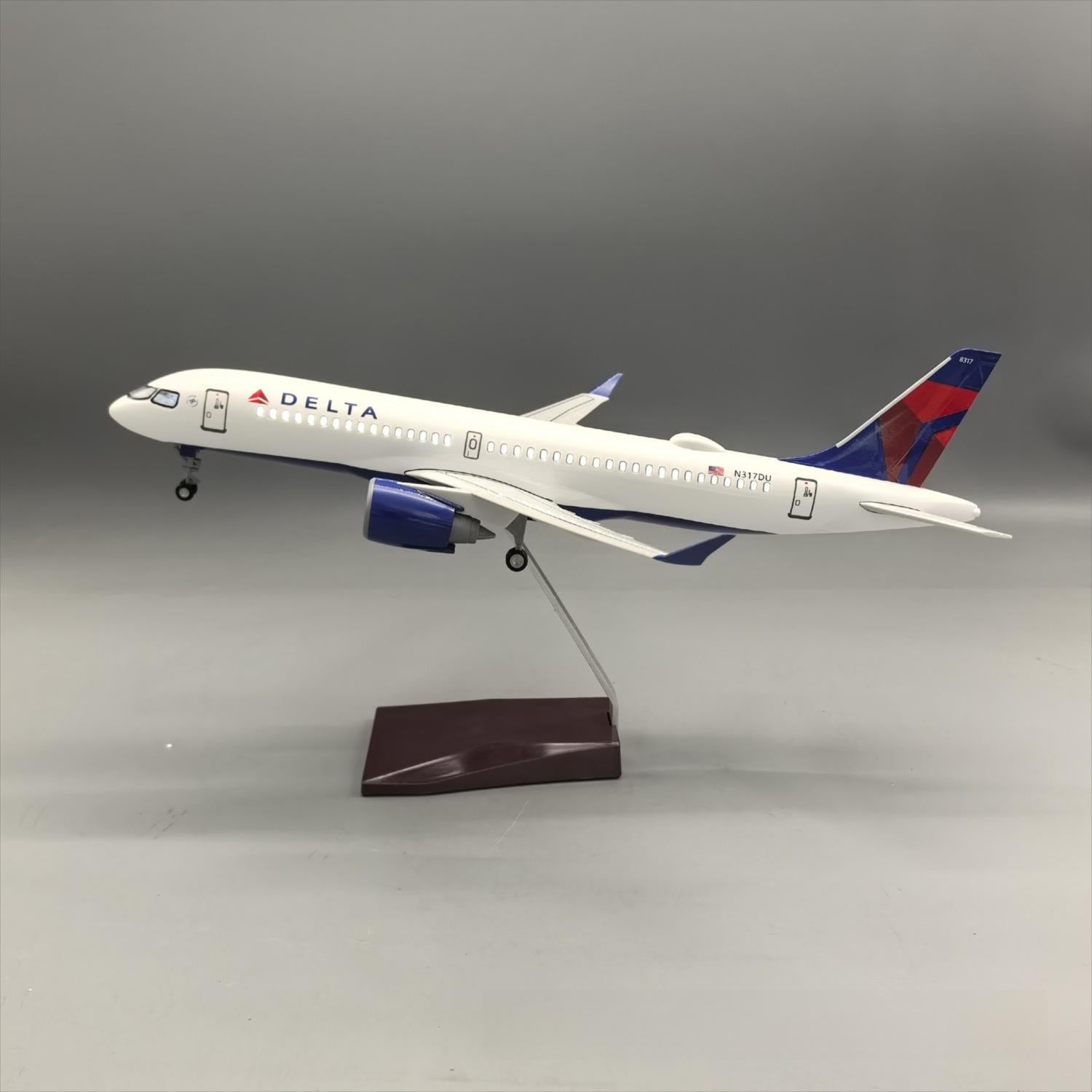 Delta Air Lines Airbus A220-300 1:100 – 38.7 cm / 15.2 in – LED Lights