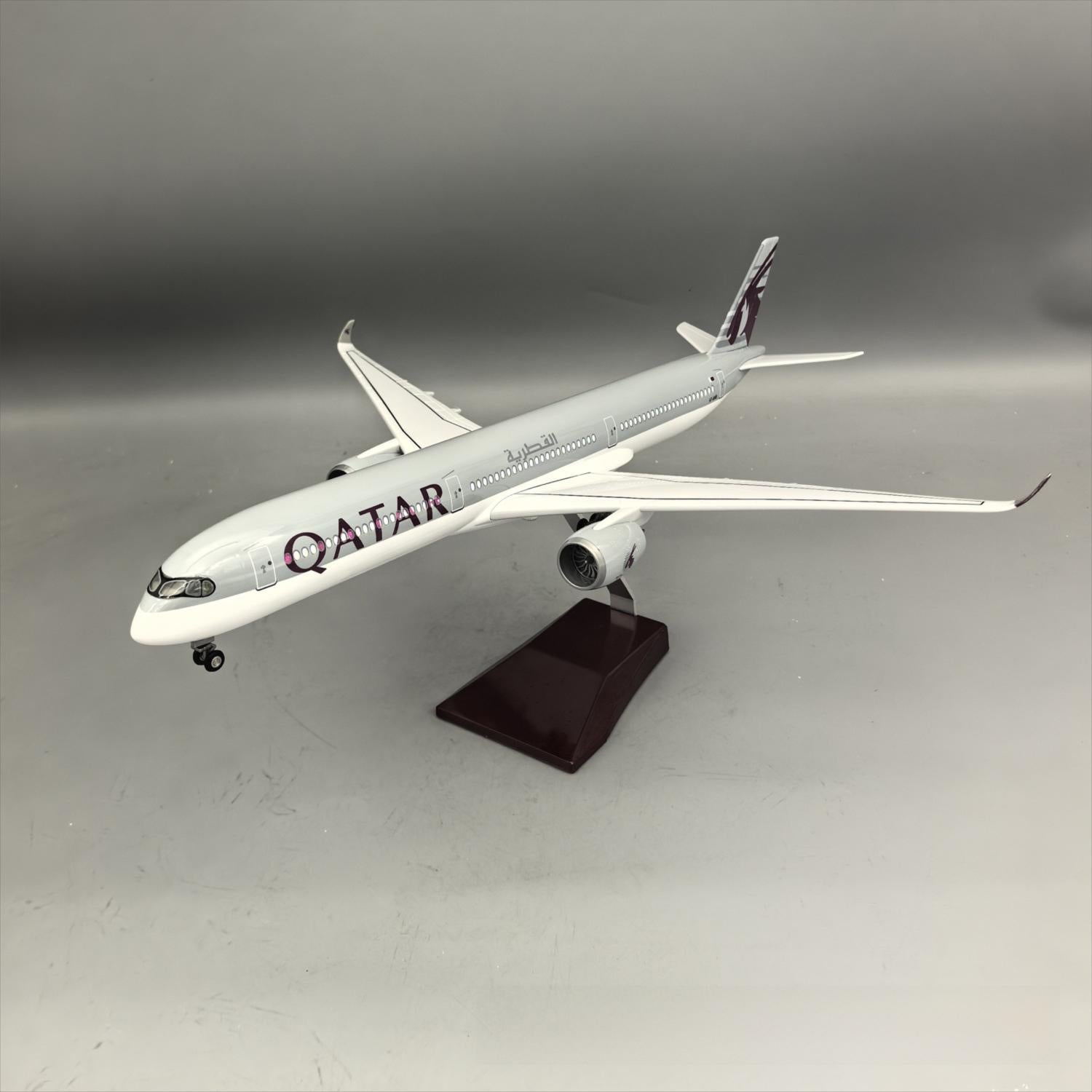 Qatar Airways Airbus A350-1000 Airplane Model — 1:157 Scale | 47cm / 18.5" - Gallery 7