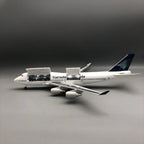 Garuda Indonesia Boeing 747-400 1:150 – 47 cm / 18.5 in – Opening Cabin Interior & LED Lights
