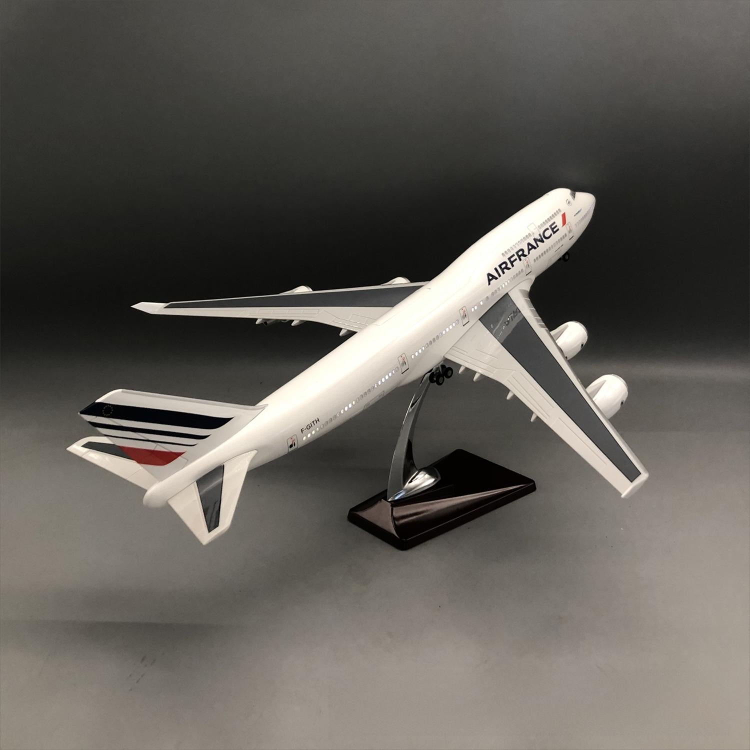 Air France Boeing 747-400 1:150 – 47 cm / 18.5 in – Opening Cabin Interior & LED Lights - Gallery 6