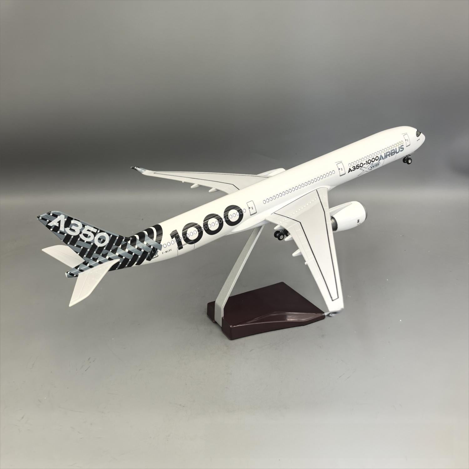 Airbus A350-1000 Carbon Fiber Prototype – 47 cm / 18.5 in – Synthetic Resin Desktop Display Model