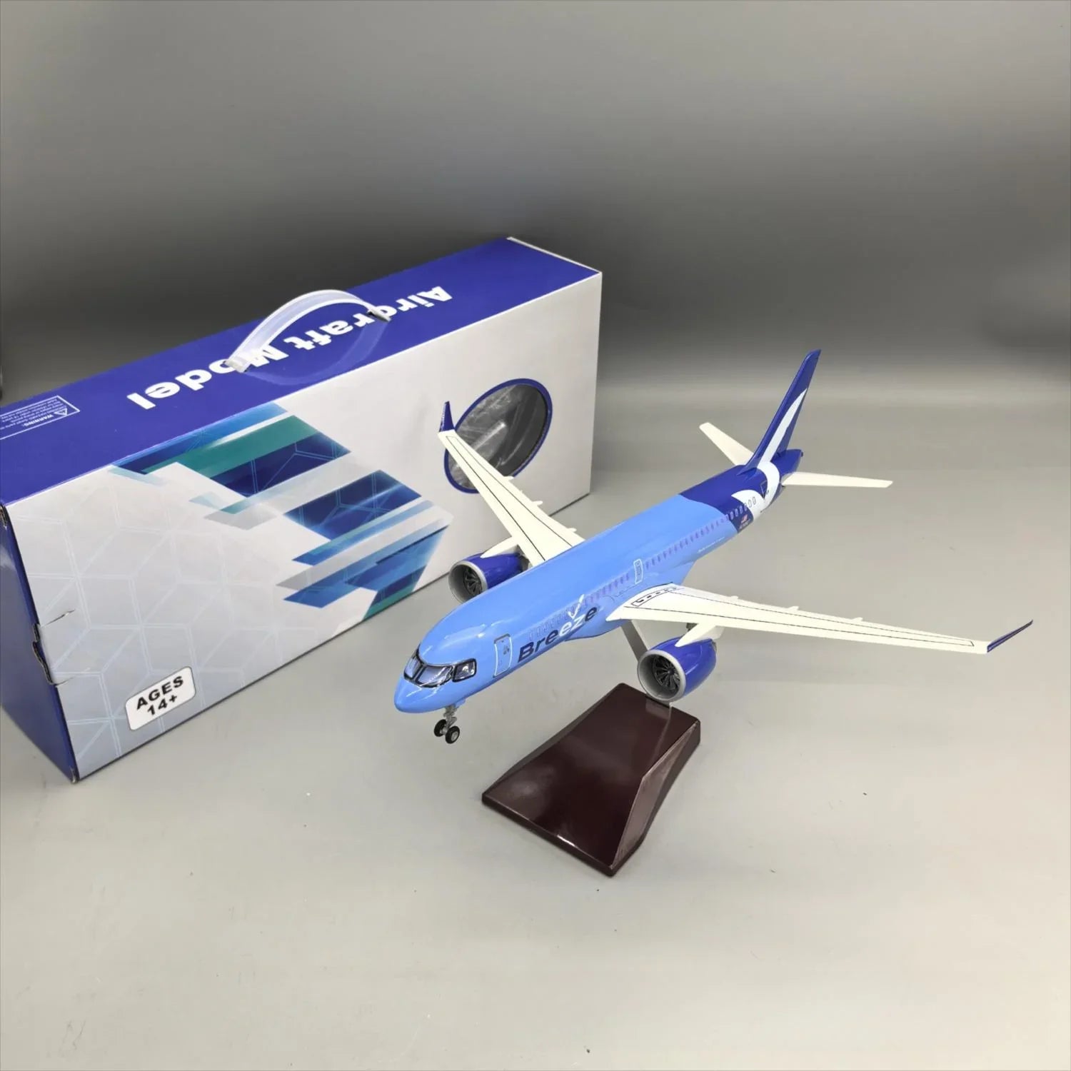Breeze Airways Airbus A220-300 1:100 – 38.7 cm / 15.2 in – LED Lights - Gallery 8