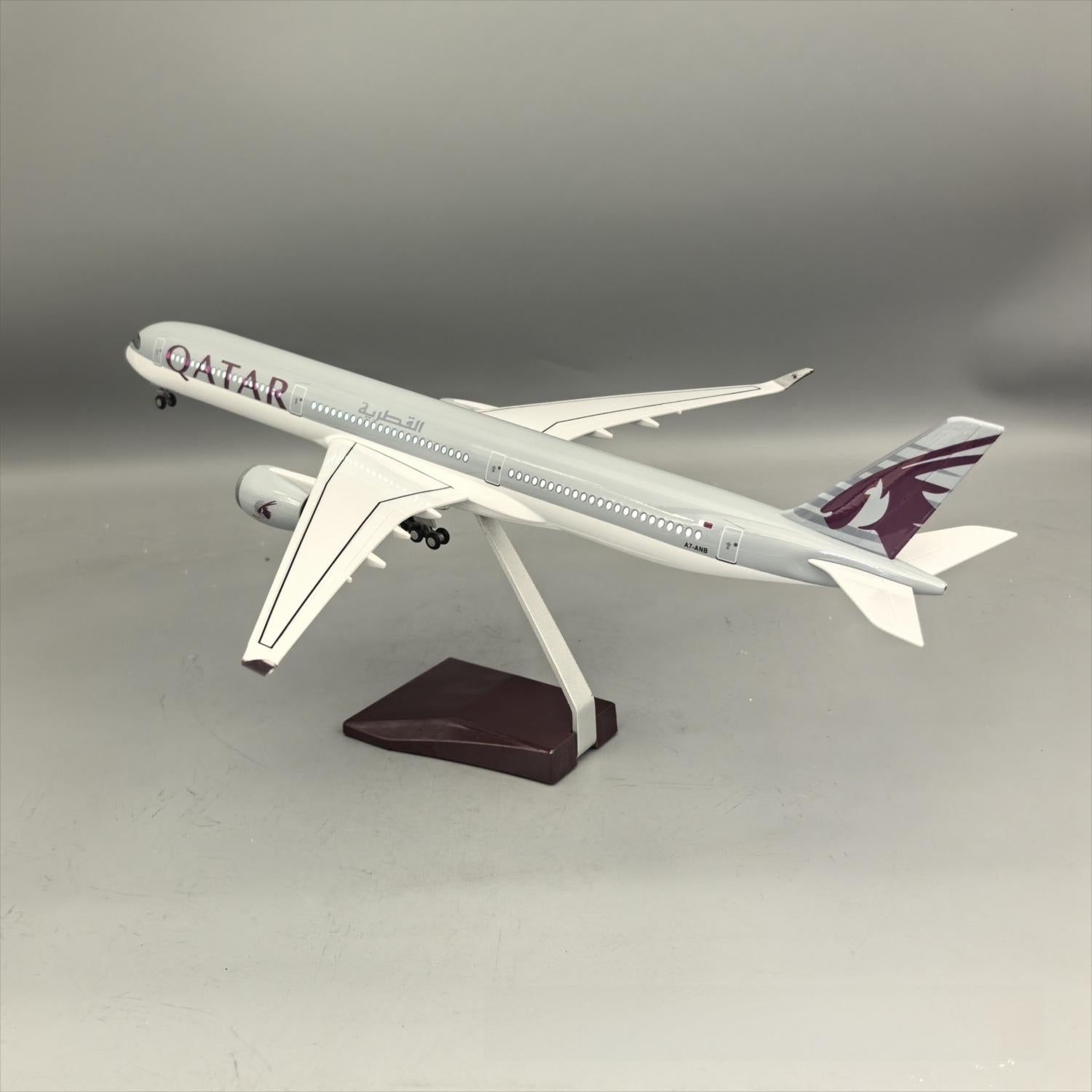 Qatar Airways Airbus A350-1000 Airplane Model — 1:157 Scale | 47cm / 18.5" - Gallery 5