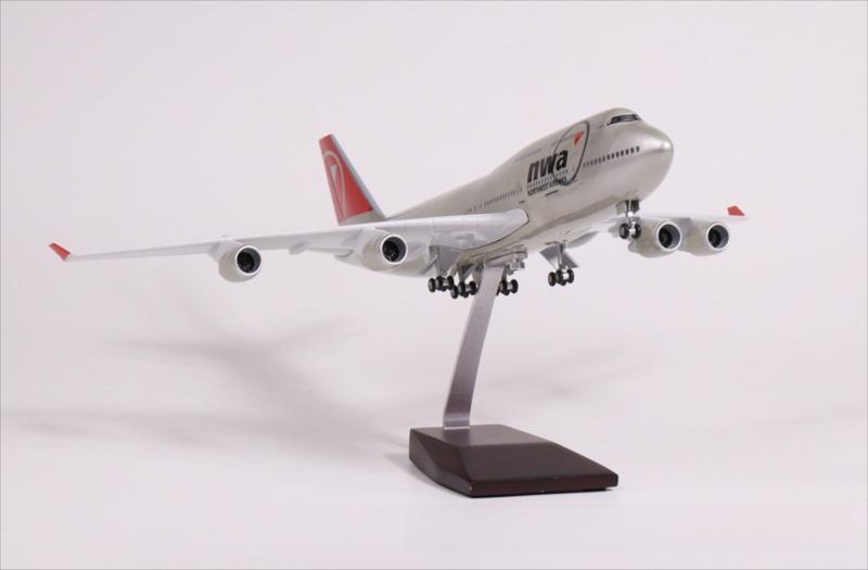 B747 Northwest - Scale 1/150 - 47cm - 18.5 in - Airplane Model