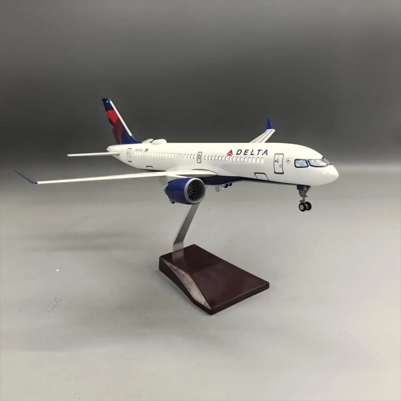 Delta Air Lines Airbus A220-300 1:100 – 38.7 cm / 15.2 in – LED Lights - Image 3