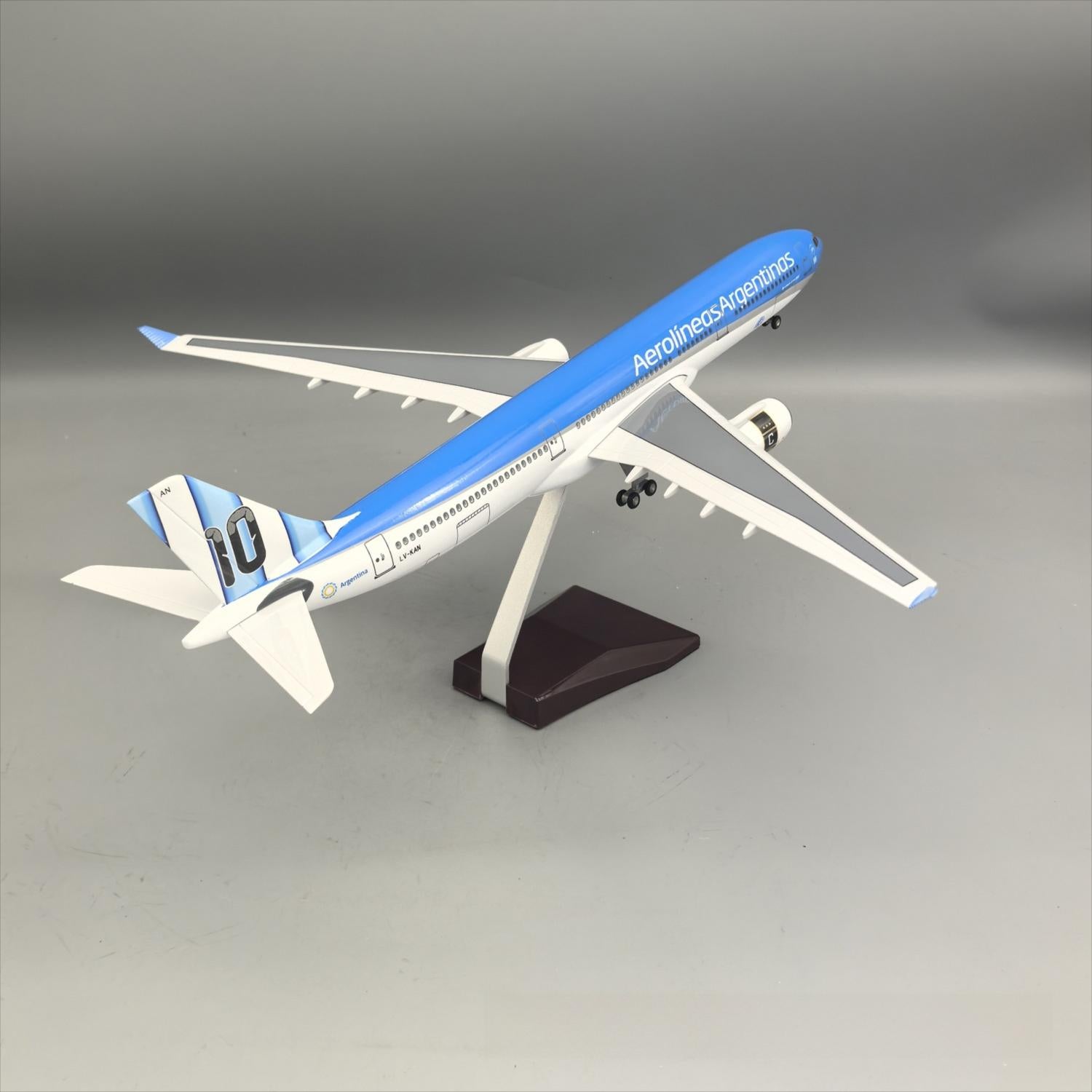 Aerolíneas Argentinas Airbus A330-200 "Messi No. 10 World Cup" – 47 cm / 18.5 in – Voice-Activated LED Display Model