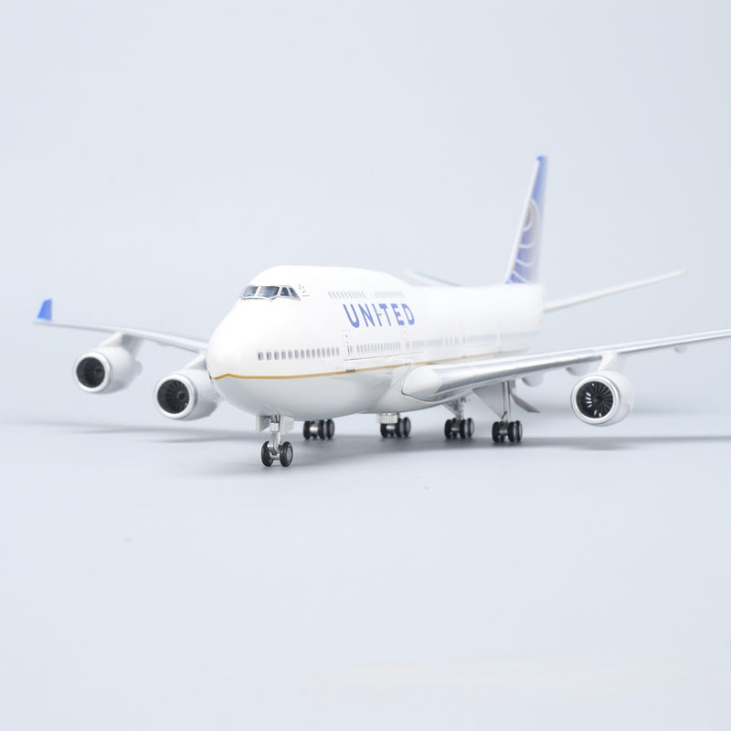 United Airlines Boeing 747-400 1:150 – 47 cm / 18.5 in – Opening Cabin Interior & LED Lights - Image 8