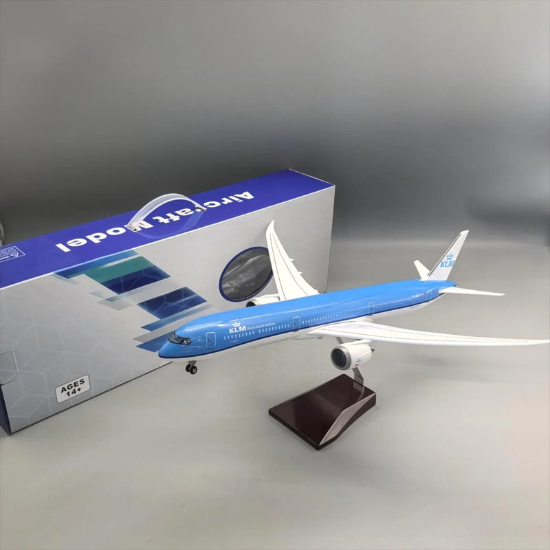 KLM Royal Dutch Airlines Boeing 787-10 1:145 – 47 cm / 18.5 in – LED Lights - Image 5