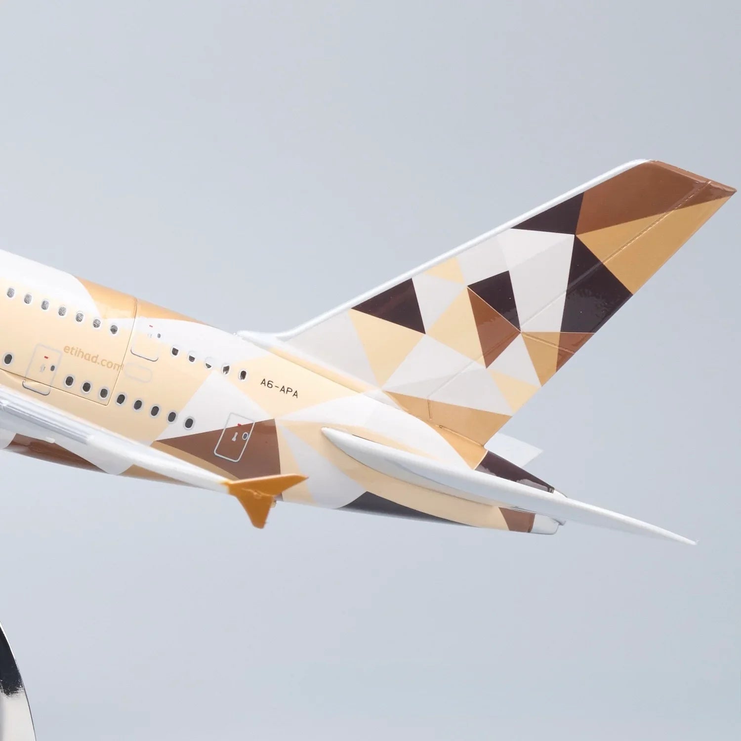Etihad Airways Airbus A380 1:160 – 45.5 cm / 17.9 in – Opening Cabin Interior - Gallery 6
