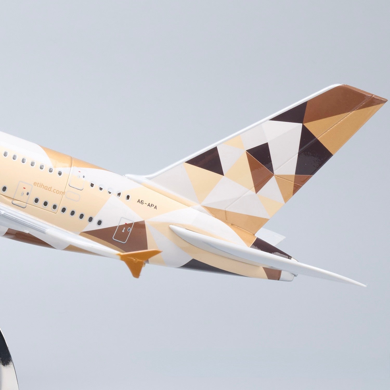 Etihad Airways Airbus A380 1:160 – 45.5 cm / 17.9 in – Opening Cabin Interior