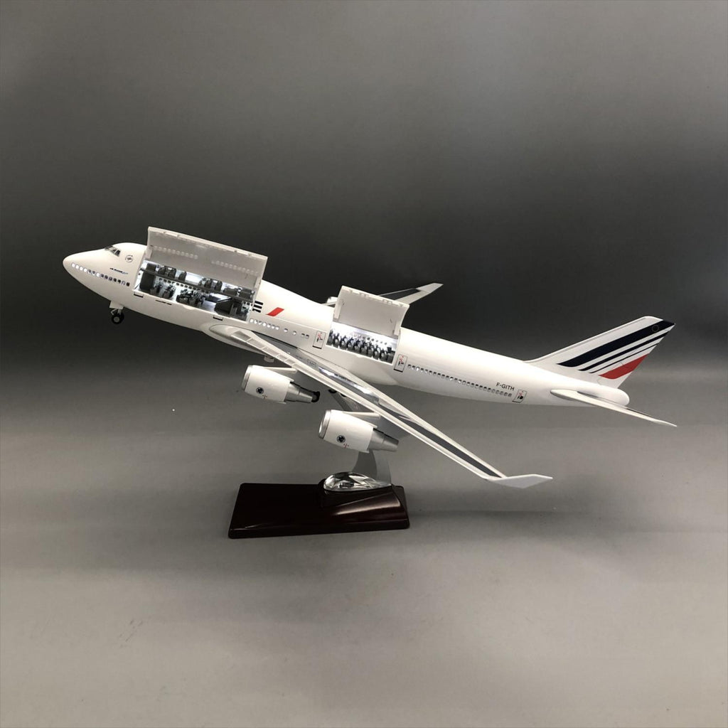 Air France Boeing 747-400 1:150 – 47 cm / 18.5 in – Opening Cabin Interior & LED Lights