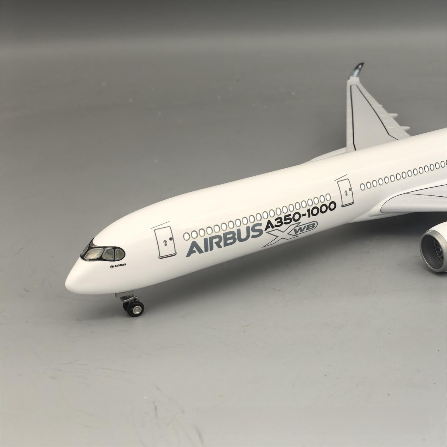 Airbus A350-1000 Carbon Fiber Prototype – 47 cm / 18.5 in – Synthetic Resin Desktop Display Model