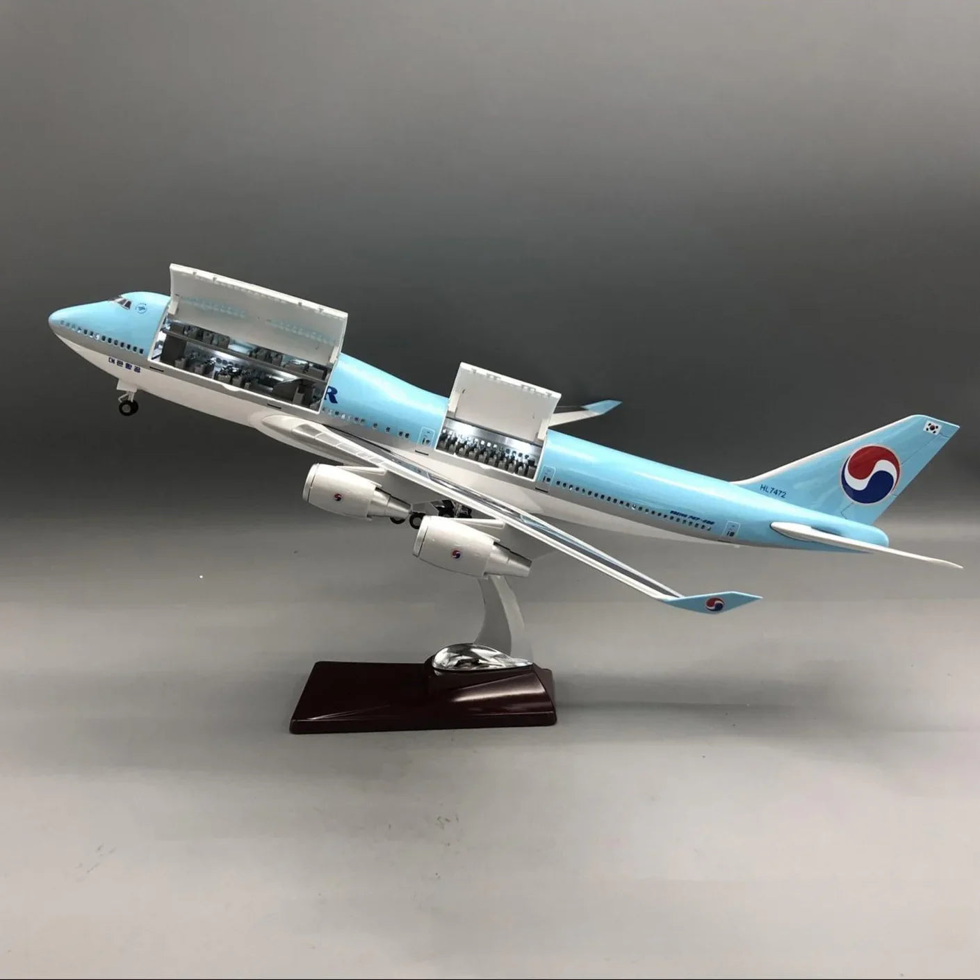 Korean Air Boeing 747-400 1:150 – 47 cm / 18.5 in – Opening Cabin