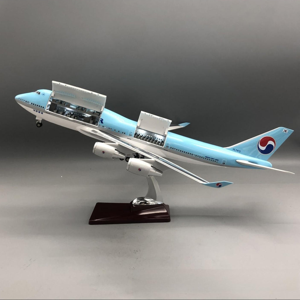 Korean Air Boeing 747-400 1:150 – 47 cm / 18.5 in – Opening Cabin Interior & LED Lights