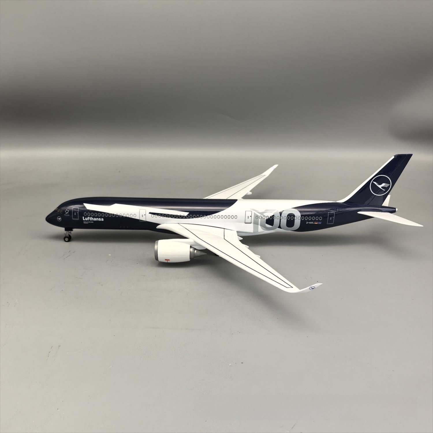 Lufthansa Airbus A350-900 "Centennial 1926–2026" – 47 cm / 18.5 in – Voice-Activated LED Display Model